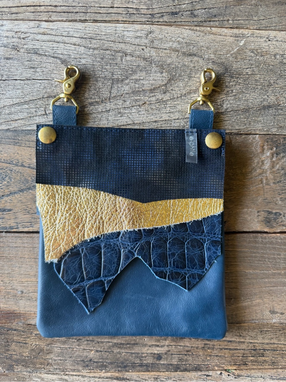Elphile Navy and Gold Mixed-Texture Leather Crossbody Pouch